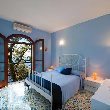 Apartment Sleeps 4 Wifi